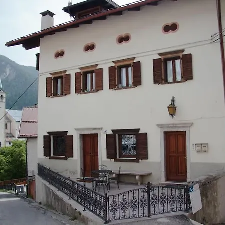 Reddish Deer House ::: Cadore Dolomiti *