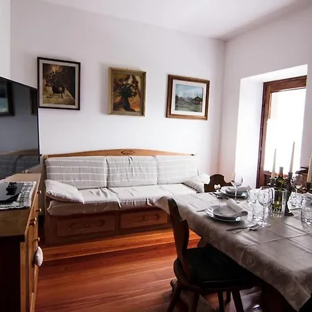 Reddish Deer House ::: Cadore Dolomiti 발레 디 카도레